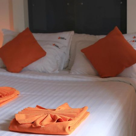 The Original Orange Hotel Nakhon Si Thammarat Zimmer foto